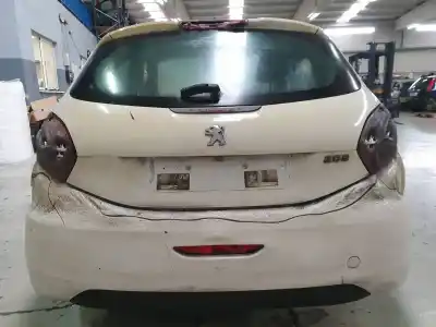 Veículo de Sucata peugeot 208 active do ano 2013 alimentado hm01