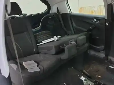 Veículo de Sucata peugeot 208 active do ano 2013 alimentado hm01