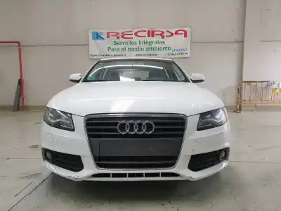 Veículo de Sucata AUDI A4 BERLINA (B8) S line Sportpaket / plus do ano 2010 alimentado CDHA