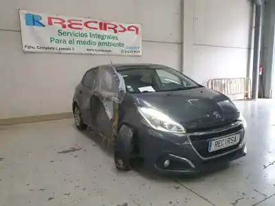 Veículo de Sucata peugeot 208 active do ano 2016 alimentado dv6fd