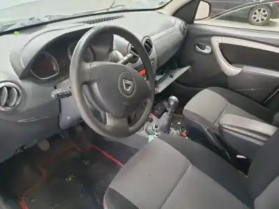 Vehicul casat dacia duster laureate 4x2 al anului 2012 alimentat k9k896