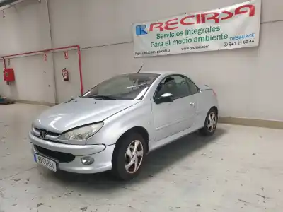 Veículo de Sucata peugeot 206 cc cc do ano 2003 alimentado nfutu5jp4