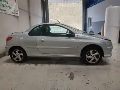 Veículo de Sucata peugeot 206 cc cc do ano 2003 alimentado nfutu5jp4