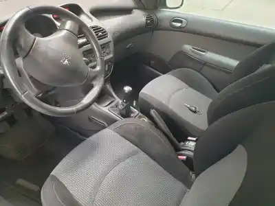 Veículo de Sucata peugeot 206 cc cc do ano 2003 alimentado nfutu5jp4