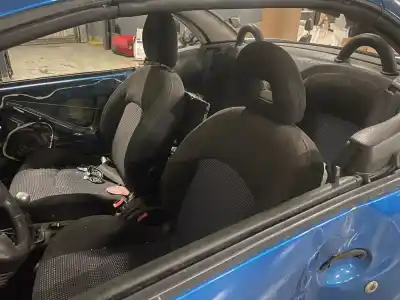 Veicolo di demolizione peugeot 206 cc cc dell'anno 2001 alimentato rfnew10j4