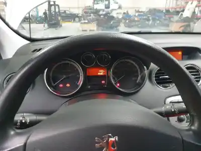 Veículo de Sucata peugeot 308 confort do ano 2009 alimentado 5fw