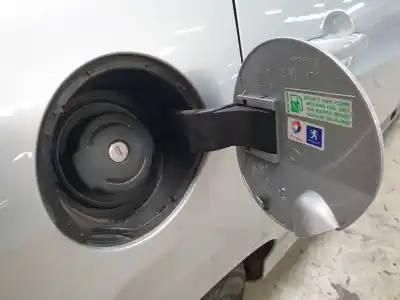 Veículo de Sucata peugeot 308 confort do ano 2009 alimentado 5fw