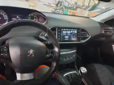 Veículo de Sucata peugeot 308 sw active do ano 2015 alimentado 9h05