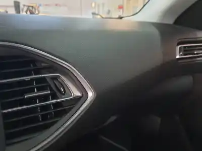 Veículo de Sucata peugeot 308 sw active do ano 2015 alimentado 9h05