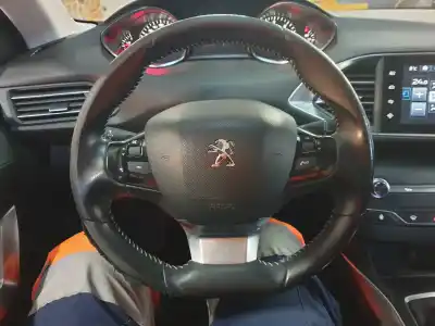 Veículo de Sucata peugeot 308 sw active do ano 2015 alimentado 9h05