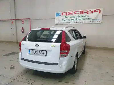 Veículo de Sucata kia cee´d emotion do ano 2011 alimentado d4fb