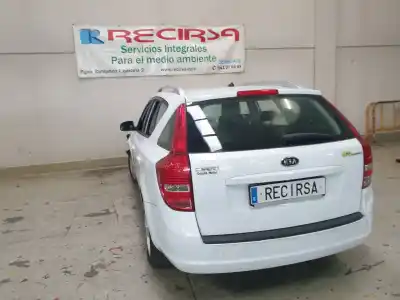 Veículo de Sucata kia cee´d emotion do ano 2011 alimentado d4fb