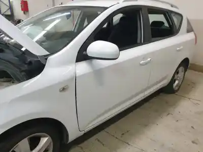 Veículo de Sucata kia cee´d emotion do ano 2011 alimentado d4fb