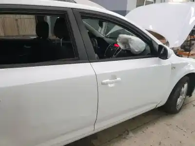 Veículo de Sucata kia cee´d emotion do ano 2011 alimentado d4fb