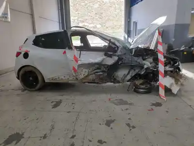 Veículo de Sucata renault clio iv authentique do ano 2016 alimentado k9k628