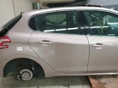 Veículo de Sucata peugeot 208 allure do ano 2013 alimentado 9hp