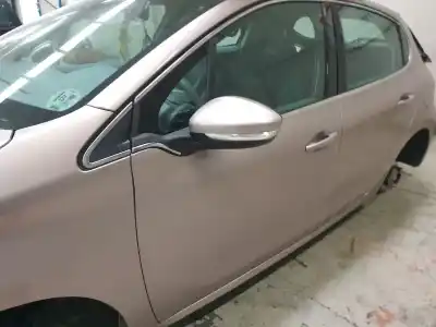 Veículo de Sucata peugeot 208 allure do ano 2013 alimentado 9hp