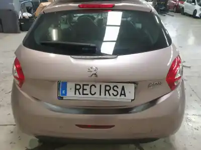 Veículo de Sucata peugeot 208 allure do ano 2013 alimentado 9hp