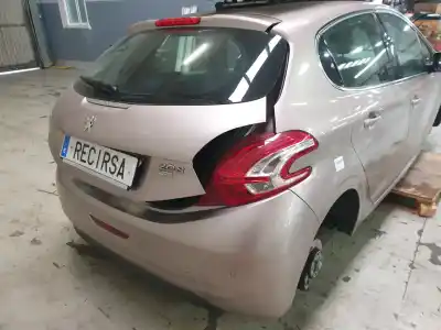 Veículo de Sucata peugeot 208 allure do ano 2013 alimentado 9hp