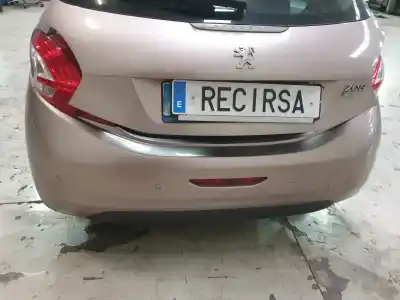 Veículo de Sucata peugeot 208 allure do ano 2013 alimentado 9hp