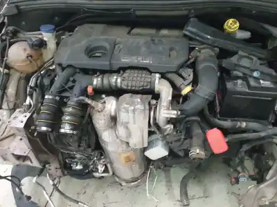 Veículo de Sucata peugeot 208 allure do ano 2013 alimentado 9hp