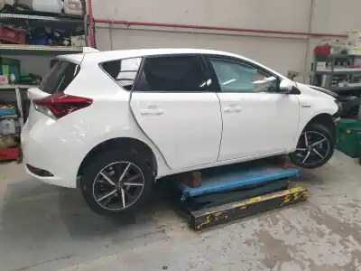 Veículo de Sucata toyota auris (_e18_) 1.8 hybrid (zwe186_) do ano 2018 alimentado 2zr