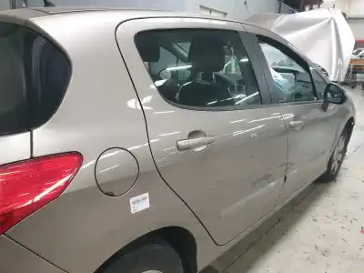 Sloopvoertuig peugeot 308 access van het jaar 2013 aangedreven 8f01