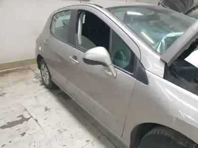 Sloopvoertuig peugeot 308 access van het jaar 2013 aangedreven 8f01