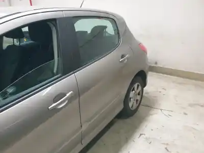 Sloopvoertuig peugeot 308 access van het jaar 2013 aangedreven 8f01