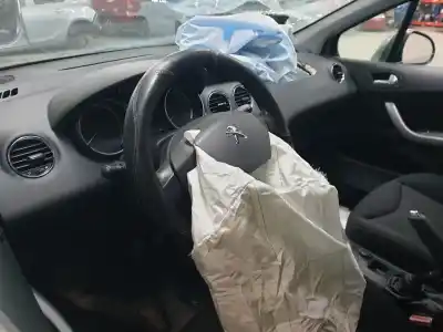 Sloopvoertuig peugeot 308 access van het jaar 2013 aangedreven 8f01