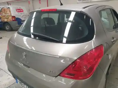 Sloopvoertuig peugeot 308 access van het jaar 2013 aangedreven 8f01