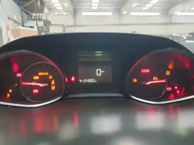 Veículo de Sucata peugeot 308 active do ano 2016 alimentado hnz