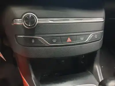 Veículo de Sucata peugeot 308 active do ano 2016 alimentado hnz