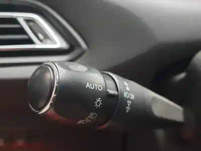 Veículo de Sucata peugeot 308 active do ano 2016 alimentado hnz