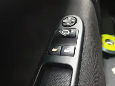 Sloopvoertuig peugeot 207 urban van het jaar 2012 aangedreven 8fp