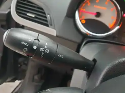 Sloopvoertuig peugeot 207 urban van het jaar 2012 aangedreven 8fp