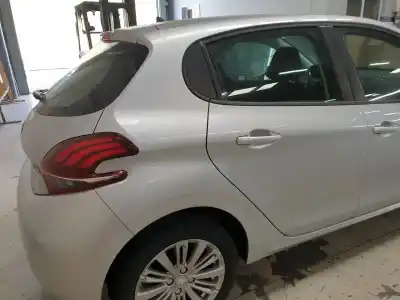 Veículo de Sucata peugeot 208 active do ano 2017 alimentado hmz