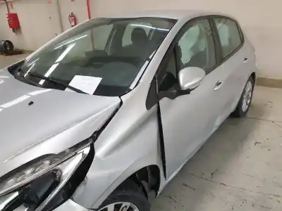 Veículo de Sucata peugeot 208 active do ano 2017 alimentado hmz