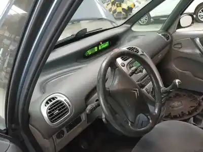 Véhicule à la ferraille citroen xsara picasso (n68) 1.6 hdi de l'année 2009 alimenté 9hx