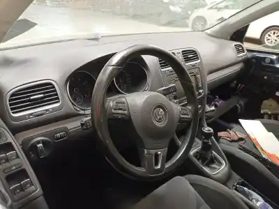 Veículo de Sucata volkswagen golf vi (5k1) advance do ano 2011 alimentado caxa