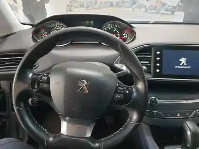 Veículo de Sucata peugeot 308 sw active do ano 2015 alimentado bhz