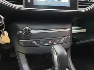 Veículo de Sucata peugeot 308 sw active do ano 2015 alimentado bhz