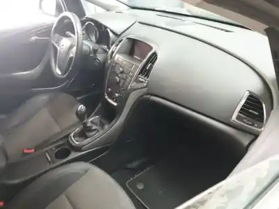 Hurda Aracı opel astra j (p10) 2.0 cdti (68) yılın 2010 güçlü a 20 dth