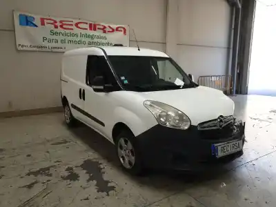 Veículo de Sucata opel combo d expression l1h1 do ano 2015 alimentado 