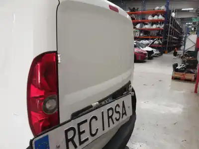 Veículo de Sucata opel combo d expression l1h1 do ano 2015 alimentado 