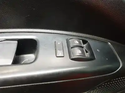 Veículo de Sucata opel combo d expression l1h1 do ano 2015 alimentado 
