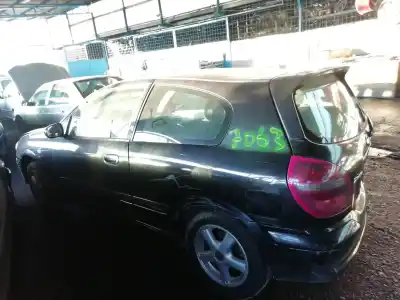 Veicolo di demolizione nissan almera (n16/e) acenta dell'anno 2002 alimentato yd22