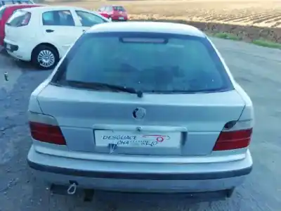 Sloopvoertuig bmw serie 3 berlina (e46) 316i van het jaar 2000 aangedreven 194e1