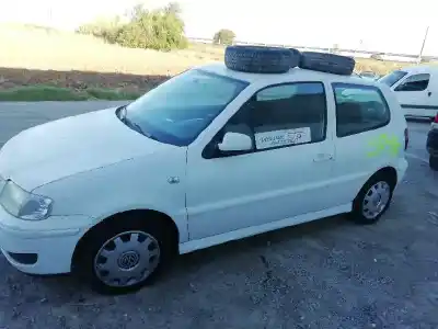 Veículo de Sucata volkswagen polo berlina (6n2) trendline do ano 2000 alimentado amf