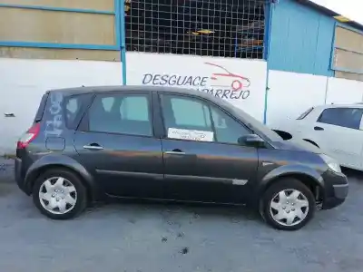 Sloopvoertuig renault scenic ii authentique van het jaar 2006 aangedreven k9k p7